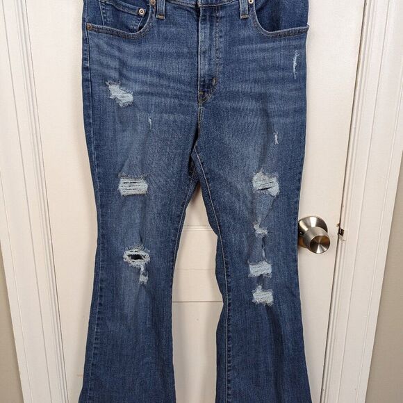 Levi's | Women’s Distressed 726 Flare Medium Wash Jeans Size 31 - Picture 3 of 6